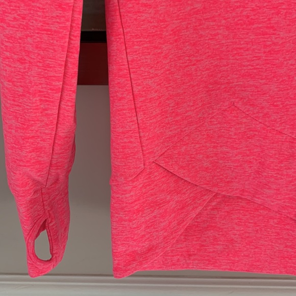 Triple Flip hoodie style top (no hood, has a stand up/fold down collar) - Picture 4 of 12